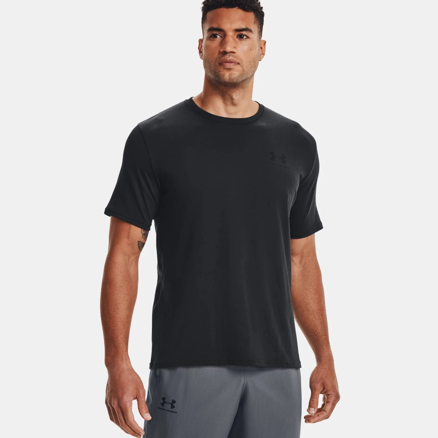 Under Armour UA Sportstyle Left Chest T-Shirt 6799 1 Under Armour UA Sportstyle Left Chest T-Shirt 6799
